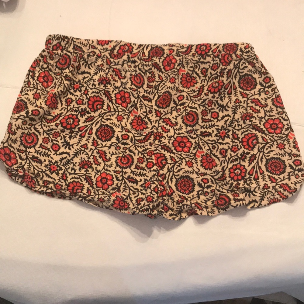 Forever 21 Floral Shorts Size XS A1 - Picture 4 of 5